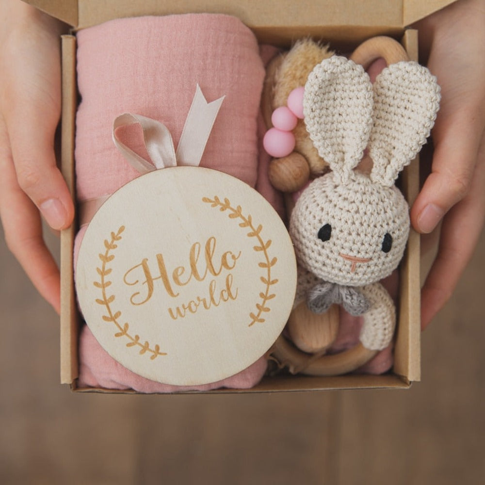 Wootswood-Coffret-cadeau-bébé-lapin-rose-bois-naissance-mignon-coton