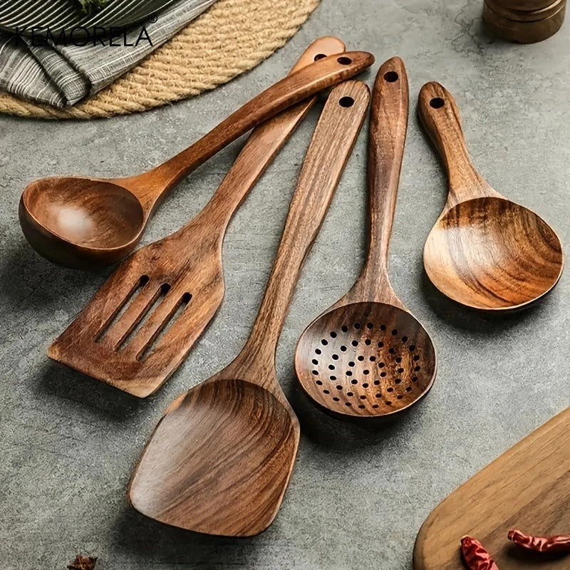 Tiikeri spatule de cuisine faite main en Finlande en bois d'aulne